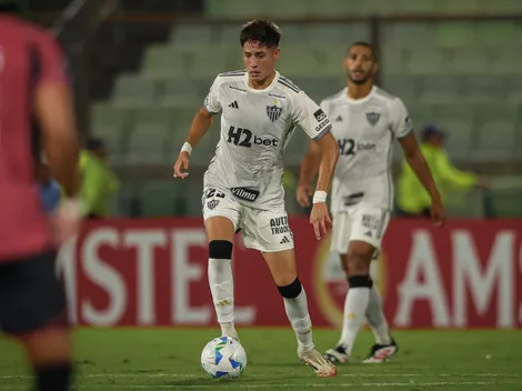 Jugando en inédito puesto: Román apaga un incendio del Mineiro