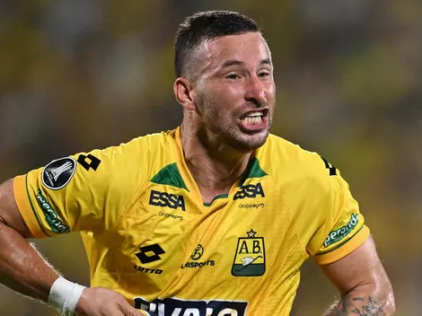 Hinchas de Colo Colo agradecen ayudita de Pons en Copa Libertadores