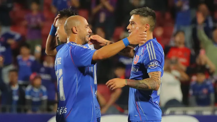 Marcelo Díaz y Charles Aránguiz casi se juntan en Inglaterra.