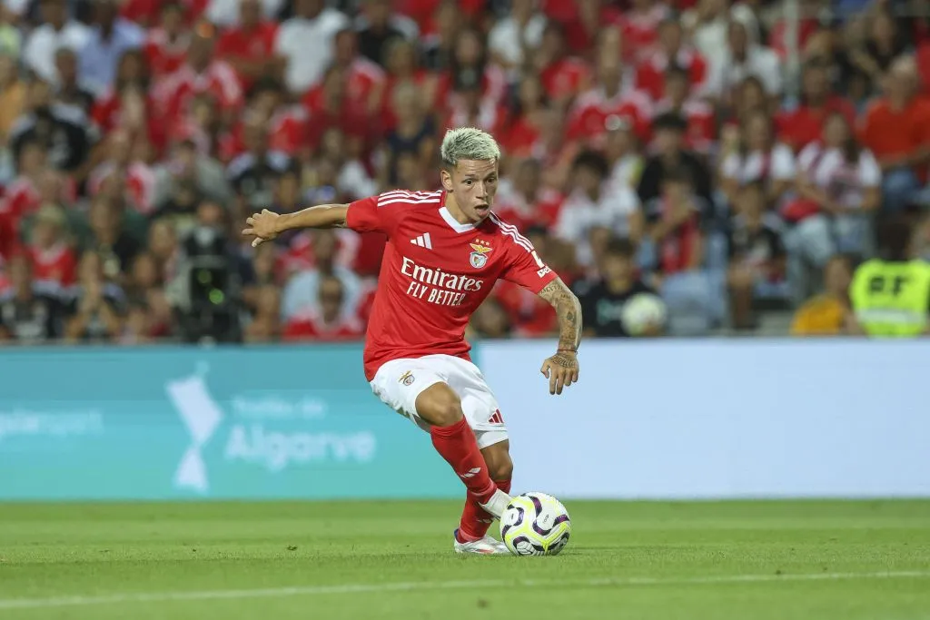 Gianluca Prestianni en acción por el Benfica.  Carlos Rodrigues/Getty Images)