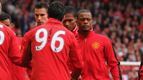 Patrice Evra y Luis Suárez tienen problemas desde antaño.