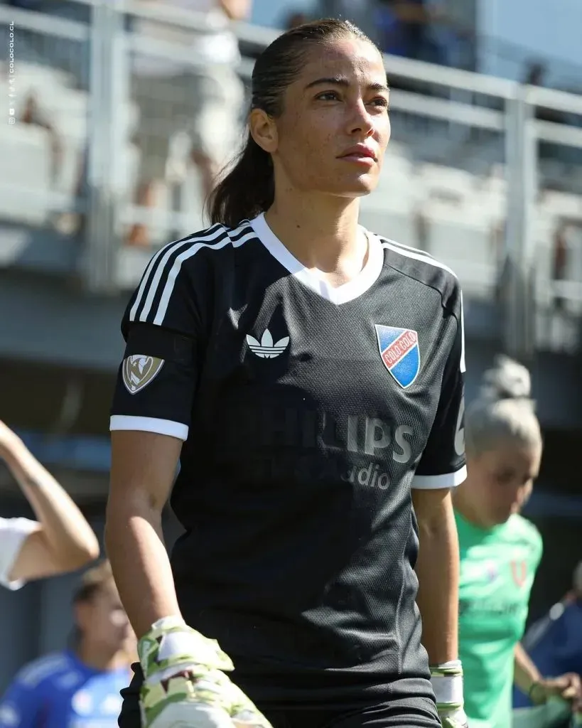 La camiseta que la arquera Ryann&nbsp;Torrero utilizó en el Superclásico ante la U. | Foto: Colo Colo.
