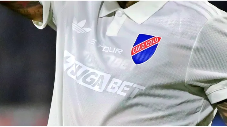 Una nueva camiseta del centenario debutará esta tarde en Colo Colo.