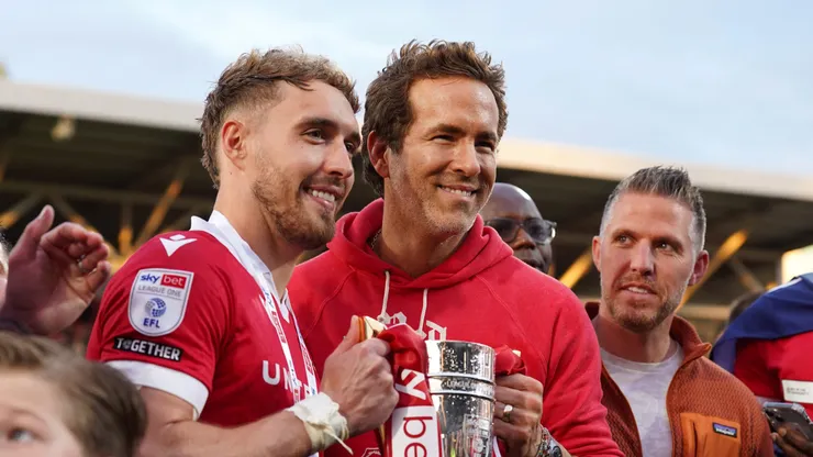El equipo de Ryan Reynolds y Rob McElhenney logró histórico ascenso.
