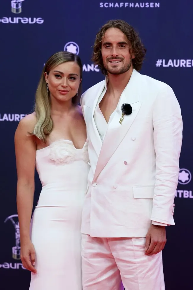 Paula Badosa y Stefanos Tsitsipas asisten a los Premios Laureus del Deporte Mundial 2025 (Getty Images).