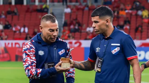 Eduardo Vargas volvió a quedarse en el banco de suplentes del Bolso.