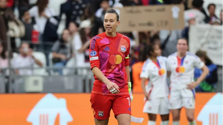 Christiane Endler no pudo en la revancha y vivió una tarde para el olvido en la Champions League Femenina.