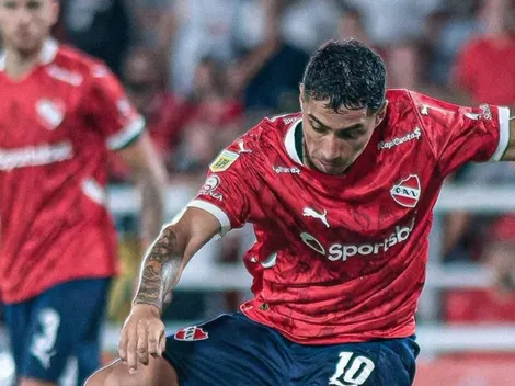 Show de Cabral en Argentina: casi golazo y roja por patadón