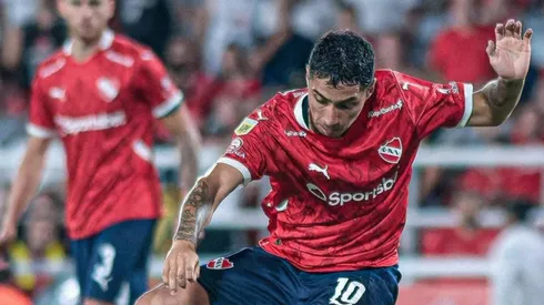 Luciano Cabral fue protagonista de un golazo en Argentina.