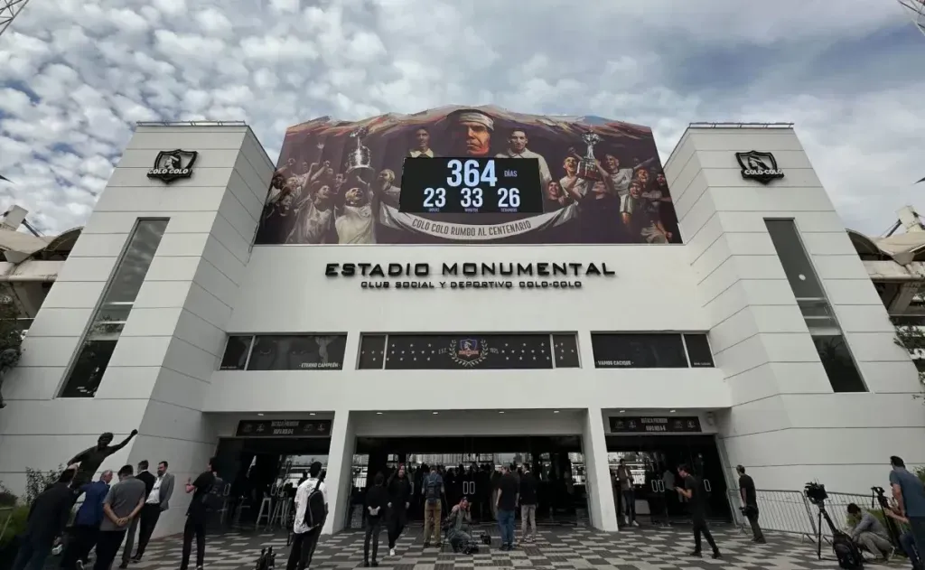 Junta de accionistas en Colo Colo: se aplaza elección del presidente de Blanco y Negro.