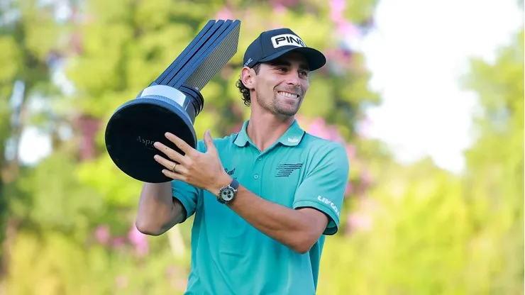 Joaquín Niemann se corona en el LIV Golf Mexico.
