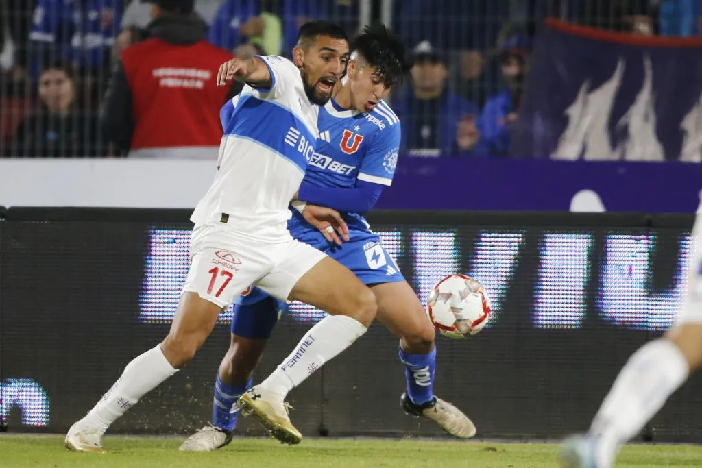 Pese a que solo habrá hinchas de la U, las autoridades no quieren que el Clásico Universitario inicio a las 17:30 horas este sábado. | Foto: Photosport.