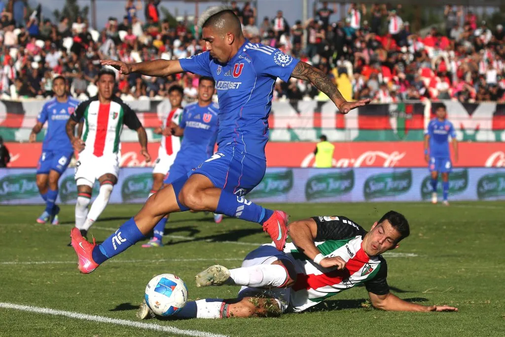 Leandro Fernández entró en el segundo tiempo ante Palestino y marcó un gol por la U. Foto: Javier Salvo/Photosport