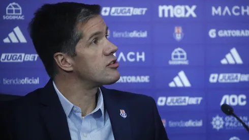 Michael Clark sigue en el ojo del huracán tras la polémica de su sueldo en Azul Azul.