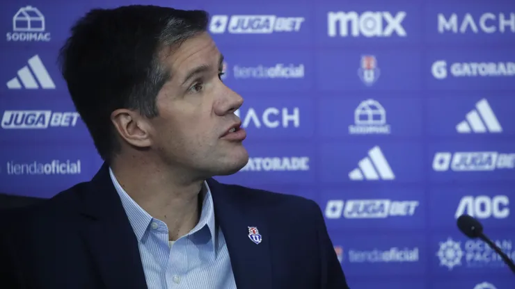 Michael Clark sigue en el ojo del huracán tras la polémica de su sueldo en Azul Azul.