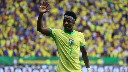 Vinicius Junior celebra en el partido de clasificación para el Mundial 2026 entre Brasil y Colombia en el Estadio Mané Garrincha, 20 de marzo de 2025.