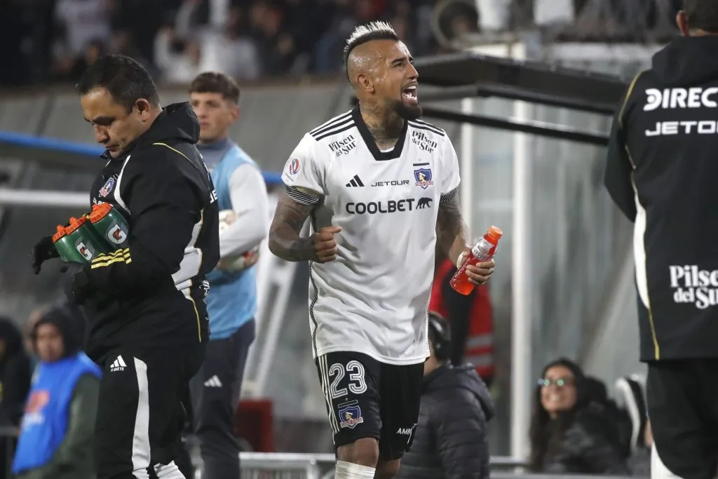 Vidal mostró sus garras en Colo Colo