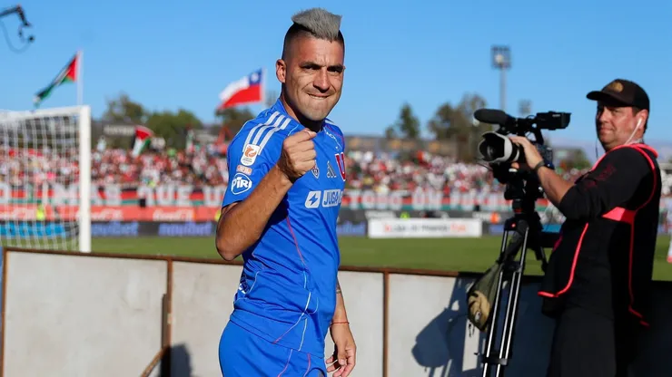 Leandro Fernández tuvo que apretar el puño con la decisión en la U para el Clásico Universitario.