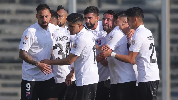 Difícil, pero no imposible: Colo Colo depende de sí mismo para clasificar tras castigo de Conmebol.