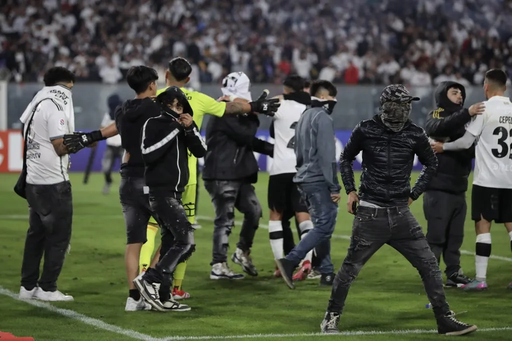 “Inadaptados, delincuentes, imbéciles”: Rambo Ramírez en picada contra los responsables del duro castigo impuesto a Colo Colo por la Conmebol.