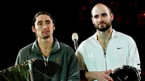 Marcelo Ríos y André Agassi en la final de la Copa Grand Slam 1998.