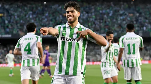 El Betis de Pellegrini logra ventaja mínima ante Fiorentina en Conference League.