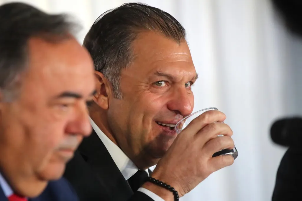 Mora extiende su período como presidente de Blanco y Negro en Colo Colo.