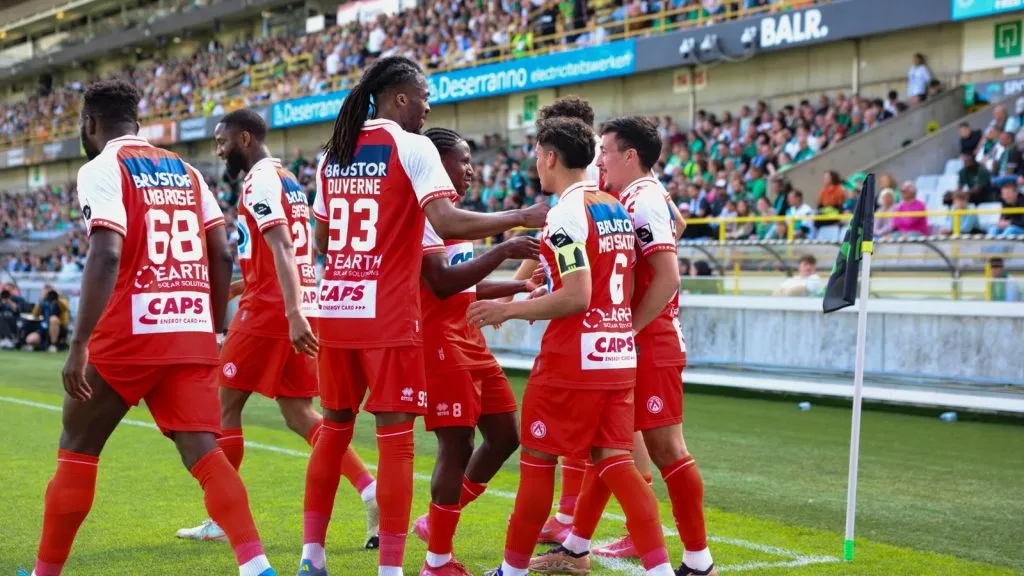 Nayel Mehssatou marcó un gol que puede valer la salvación del Kortrijk en Bélgica. Foto: Kortrijk.