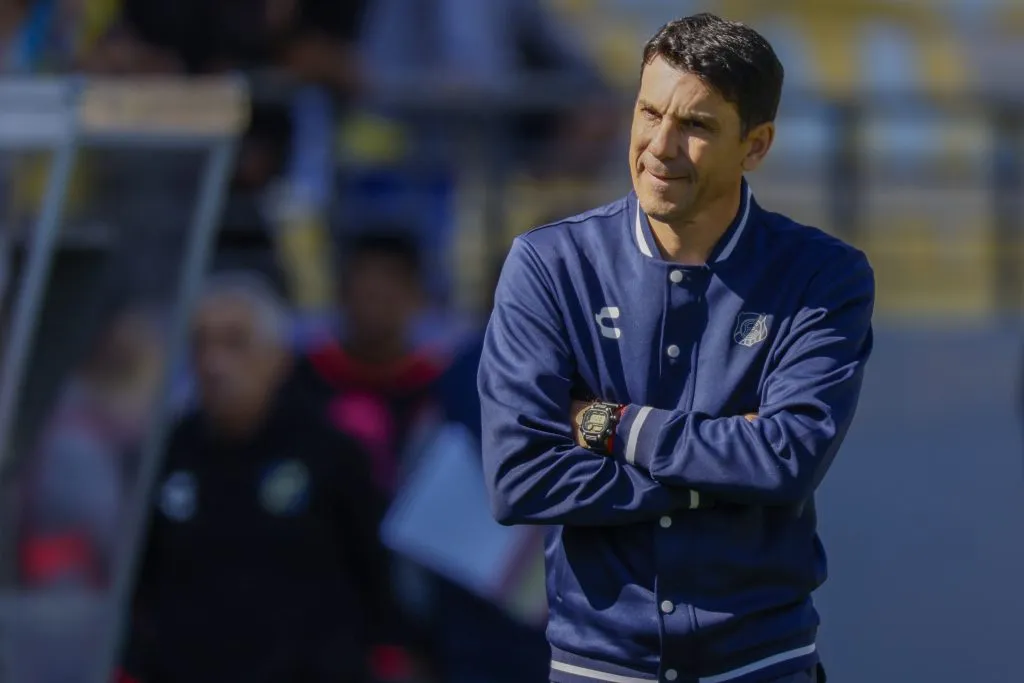 Mauricio Larriera está cerca de irse de Everton. Foto: Andres Pina/Aton Chile