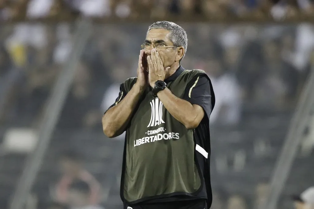 Gualberto Jara no dudó en criticar a Esteban Pavez y Vicente Pizarro. Foto: Felipe Zanca/Photosport