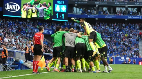 Antony marcó un golazo en el final.