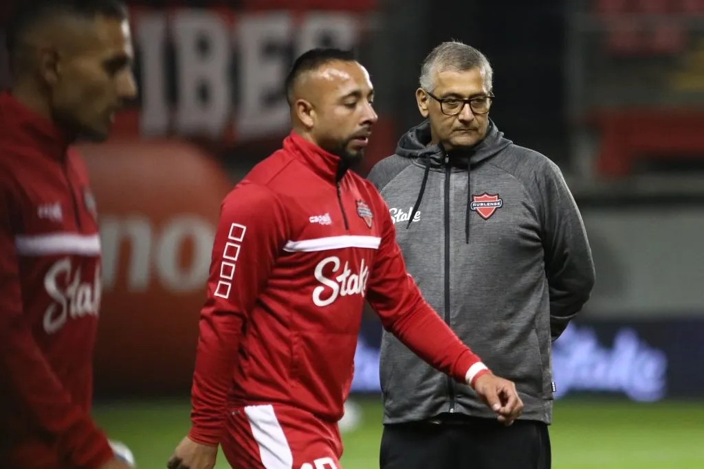 Lorenzo Reyes sacó algunas cuentas alegres en su debut con Ñublense. (Mauricio Ulloa/Photosport).