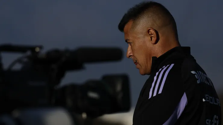 Jorge Almirón no la pasa bien en Colo Colo.