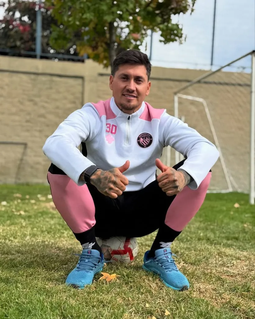 Nicolás Castillo volvió al gol en Santiago City este fin de semana en la Liga 2D. Foto: Santiago City/Instagram.