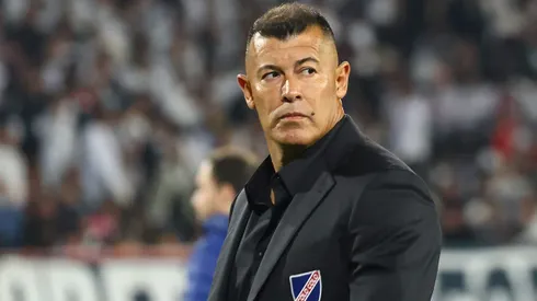 Jorge Almirón vive días intensos en Colo Colo.