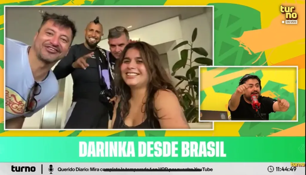 Arturo Vidal estaba con Wilson Ferrada y Nicolás Peric cuando apareció en el despacho.