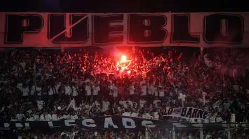 Hinchas de Colo Colo igual llegaron a Fortaleza.