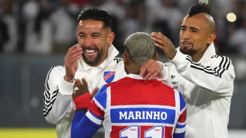 Mauricio Isla y Arturo Vidal conocen a Marinho de Flamengo.