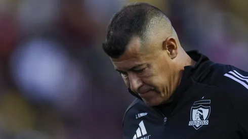 Jorge Almirón vive días difíciles como técnico de Colo Colo.