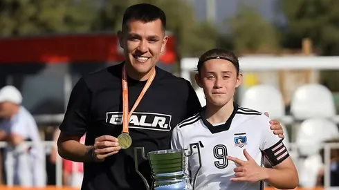 Carlitos Muñoz chocho y con los pies en la tierra por el primer gol de Catalina con La Roja.