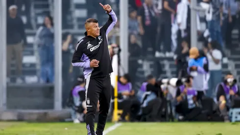 Jorge Almirón sorprende en la formación de Colo Colo.