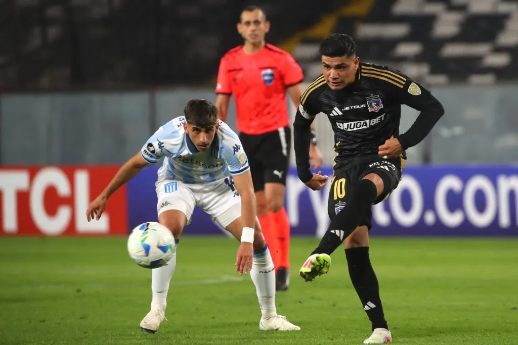 Claudio Aquino en el partido ante Racing. Foto: Jonnathan Oyarzun/Photosport