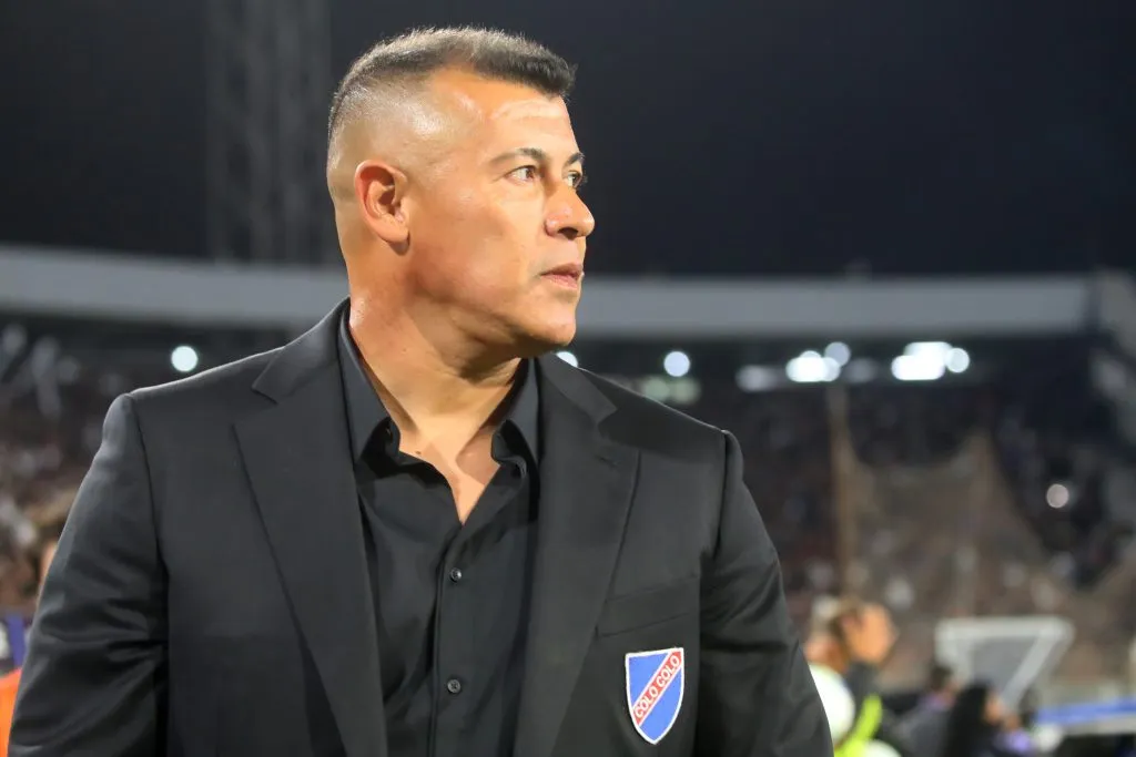 Almirón fue respaldado por Borghi para que continúe en Colo Colo