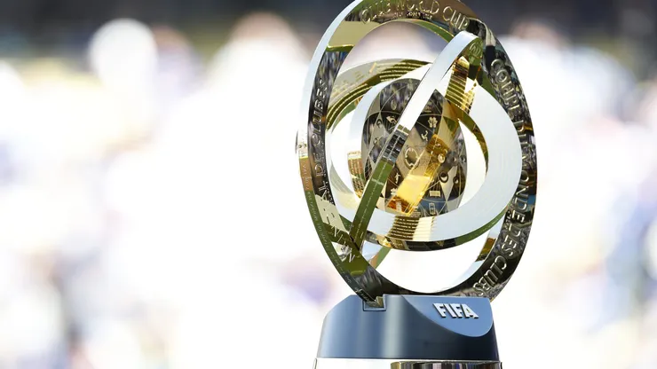 3 chilenos podrían inscribirse en la máxima competición de clubes de la FIFA.