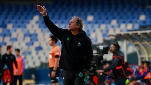 Mario Salas aún no define su salida de Temuco