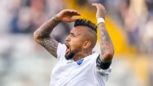 Arturo Vidal arengó al plantel de Colo Colo previo al choque con Fortaleza.