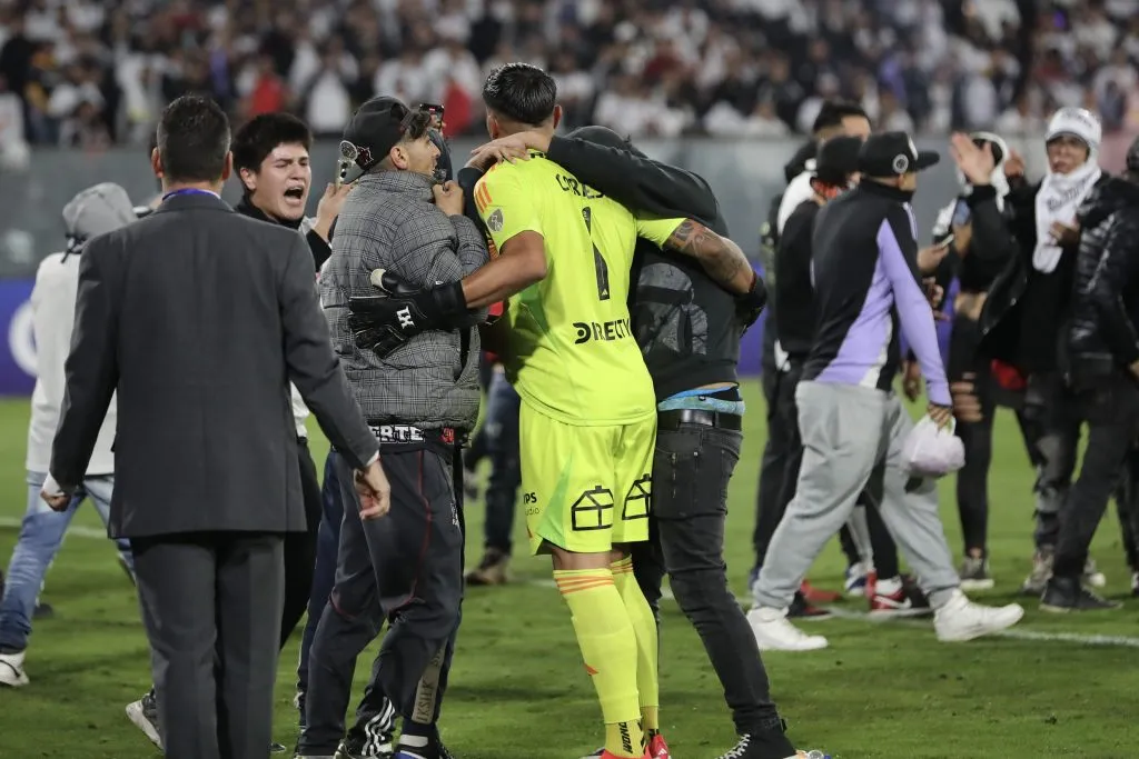 Los incidentes en el Monumental terminaron por sepultar a Colo Colo. Foto: Felipe Zanca/Photosport