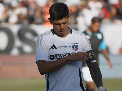 Hinchas de Colo Colo usan frase de Paredes para criticar a Pavez