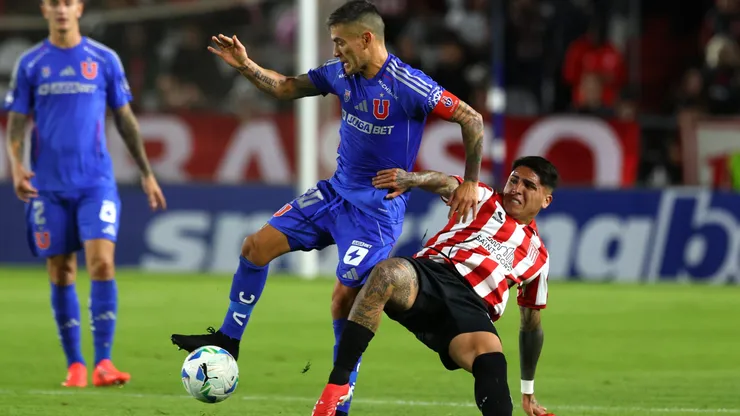 Charles Aránguiz es la gran baja de la U en Copa Libertadores.