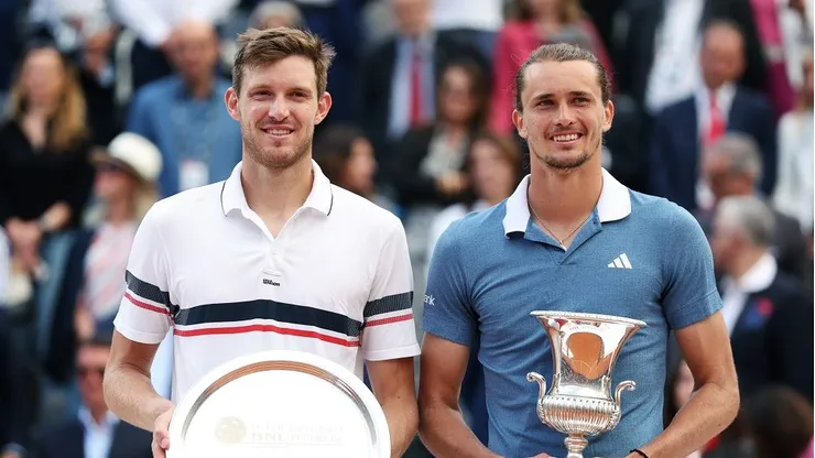 Nicolás Jarry y Alexander Zverev en la final del Masters de Roma 2024.